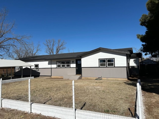 view of front facade featuring a carport