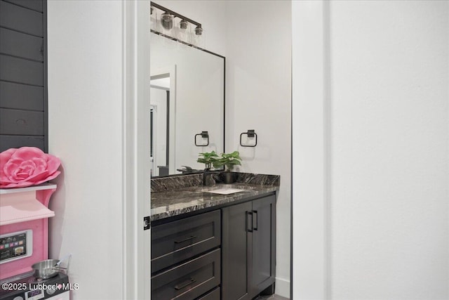 9105 Kewanee Ave, Lubbock, TX 79424 - bathroom featuring vanity