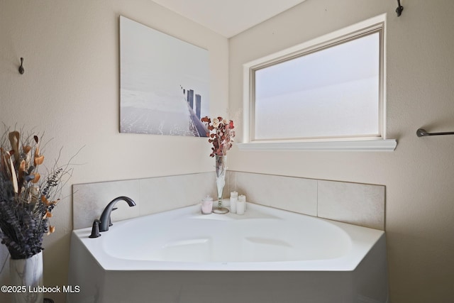 11104 Englewood Ave, Lubbock, TX 79424 - full bathroom with a bath