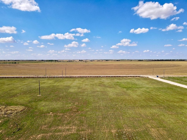 view of yard featuring a rural view