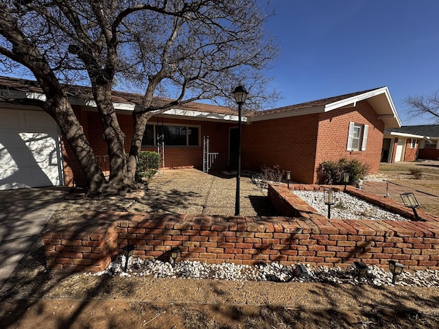 1304 Floydada, Plainview, TX 79072 - photo 3