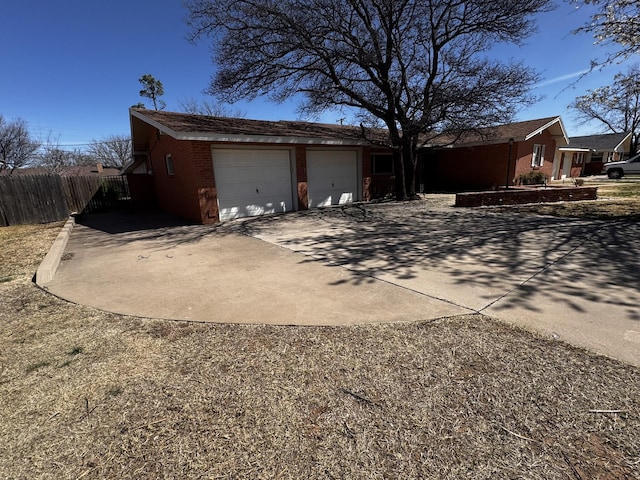 1304 Floydada, Plainview, TX 79072 - photo 4