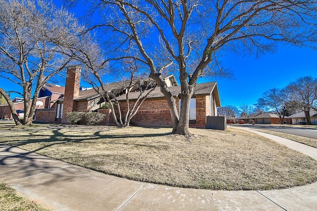 view of front of house with a front yard