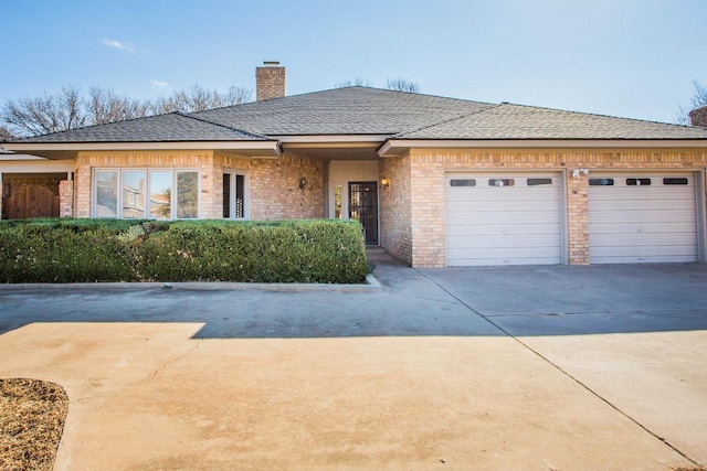 view of front facade featuring a garage