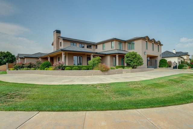 view of front of property with a front yard