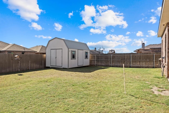 view of yard with a storage shed