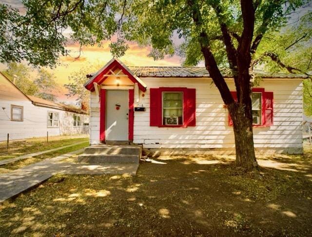 view of front of home with entry steps