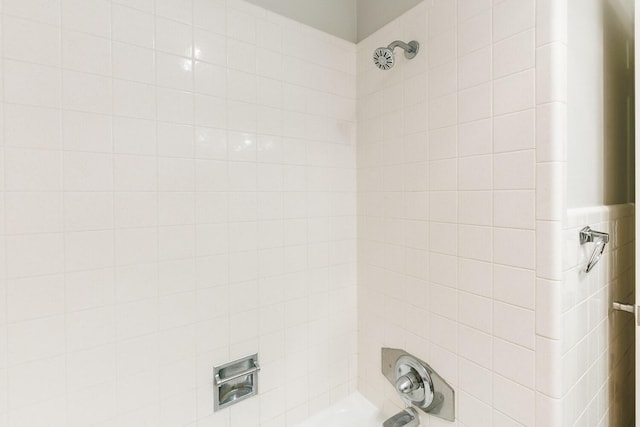 5418 15th St, Lubbock, TX 79416 - bathroom view of washtub / shower combination