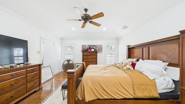 4615 94th St, Lubbock, TX 79424 - bedroom featuring wood finished floors, a ceiling fan, crown molding, and recessed lighting