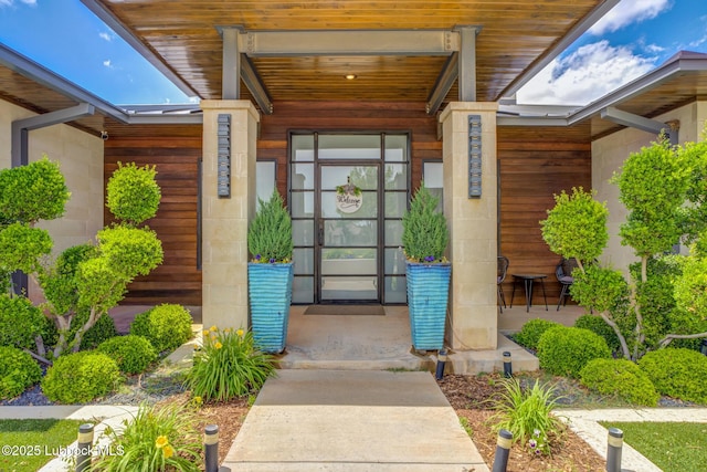 11604 Uxbridge Ave, Lubbock, TX 79424 - property entrance featuring covered porch