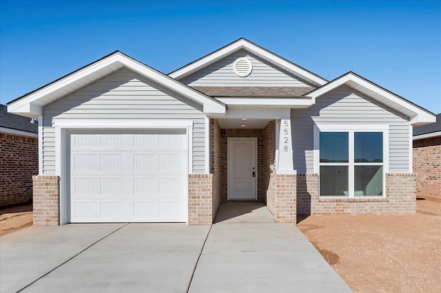 view of front facade with a garage