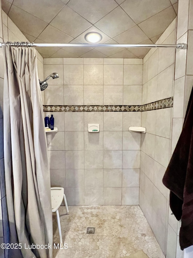 5226 92nd St, Lubbock, TX 79424 - full bathroom with tiled shower