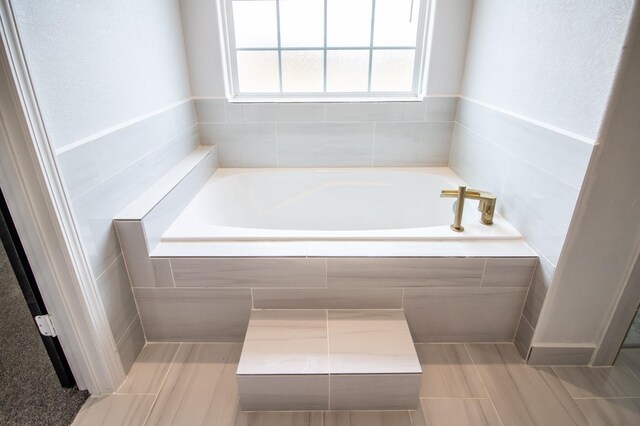 1607 Quincy Ave, Lubbock, TX 79416 - full bath featuring a bath