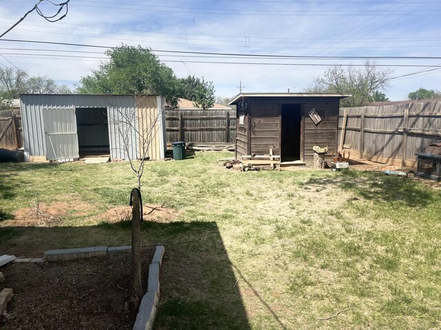 2602 45th St, Lubbock, TX 79413 - view of yard