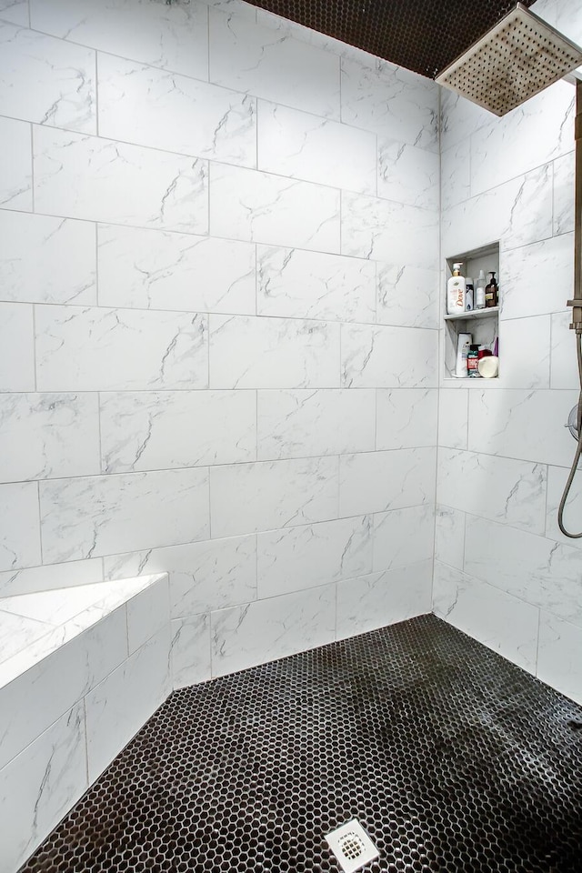 4821 119th Pl, Lubbock, TX 79424 - full bath with a tile shower