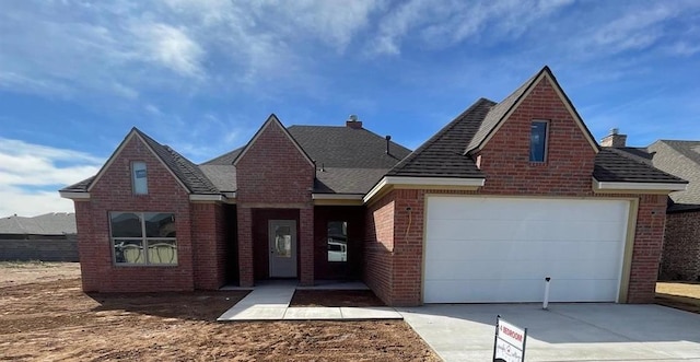 view of front facade featuring a garage