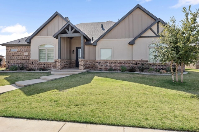 view of front of house featuring a front yard