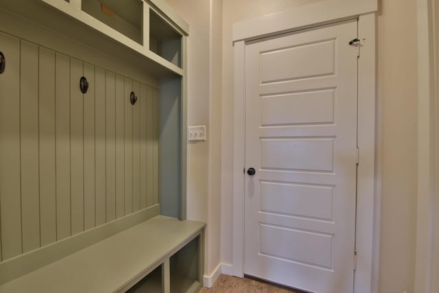 10504 Ave X, Lubbock, TX 79423 - mudroom with light wood-style floors