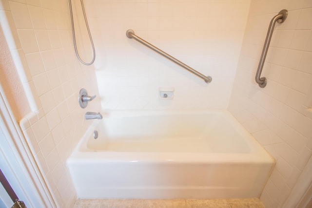 5720 71st St, Lubbock, TX 79424 - full bathroom with shower / bathtub combination
