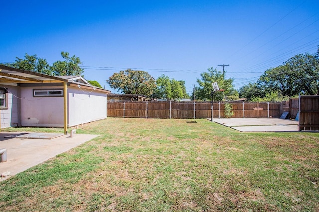 view of yard with a patio