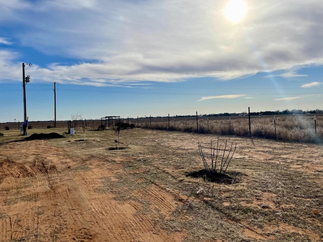 view of yard featuring a rural view