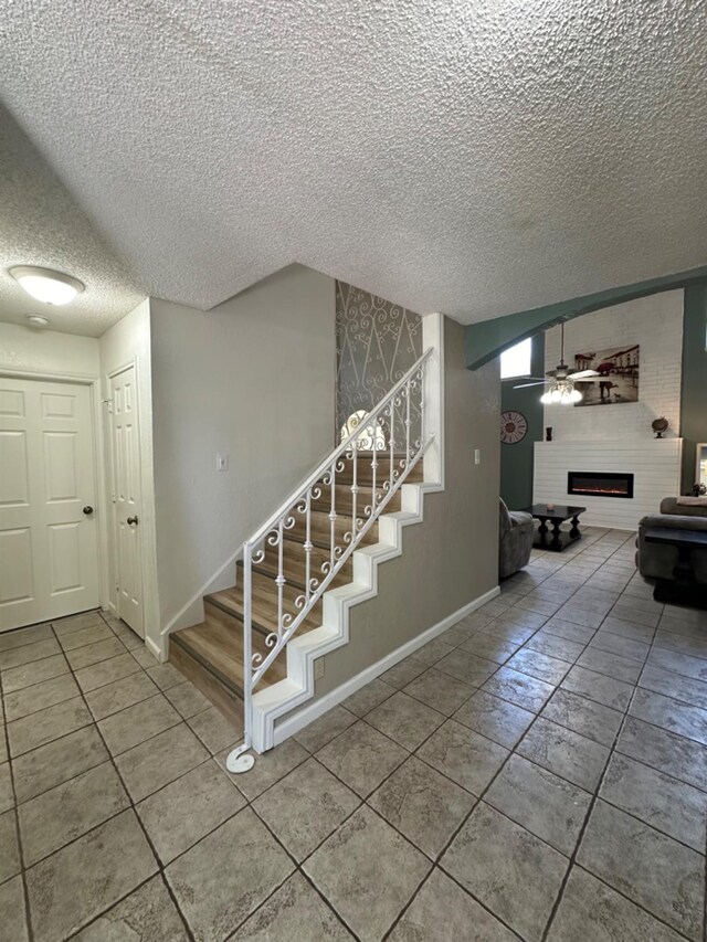 bathroom featuring a tile shower