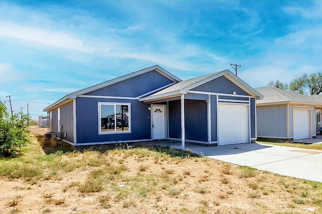 view of front of house featuring a garage