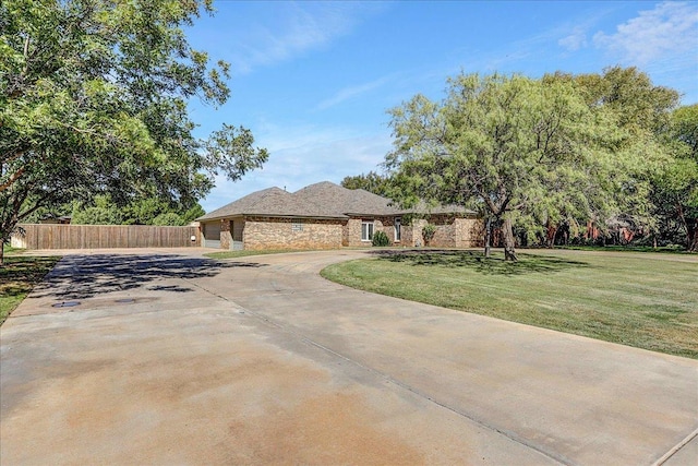 view of front of house with a front lawn