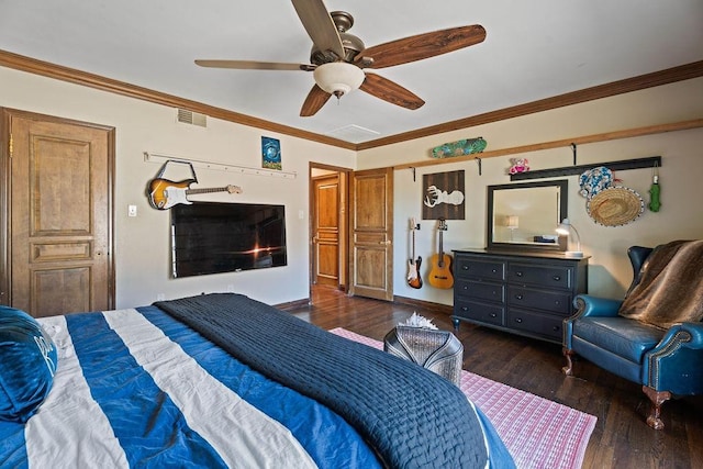 bedroom featuring dark hardwood / wood-style flooring, crown molding, and ceiling fan