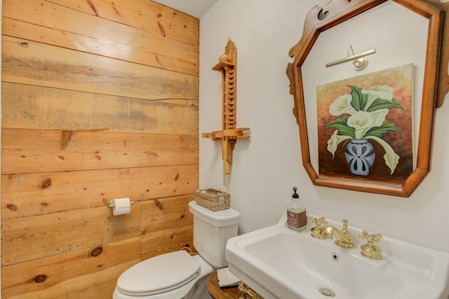 3003 19th St, Lubbock, TX 79410 - bathroom with a sink and toilet