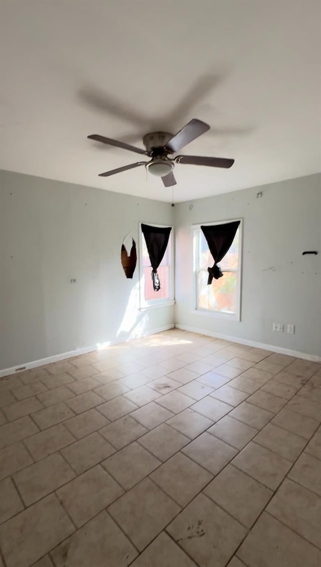 empty room with ceiling fan