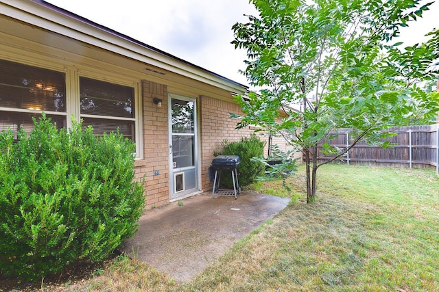 view of yard with a patio