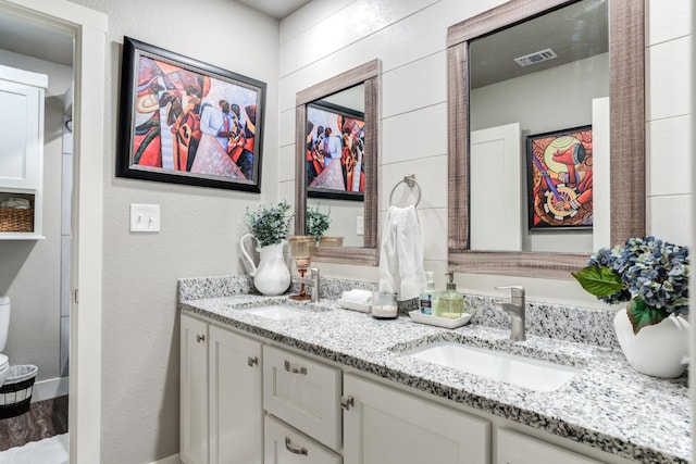 bathroom featuring vanity