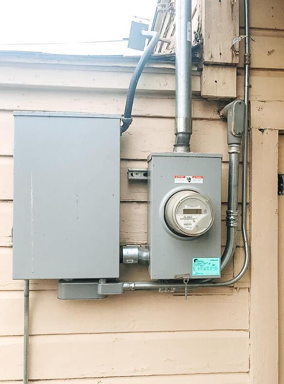 2003 30th St, Lubbock, TX 79411 - utilities with electric meter