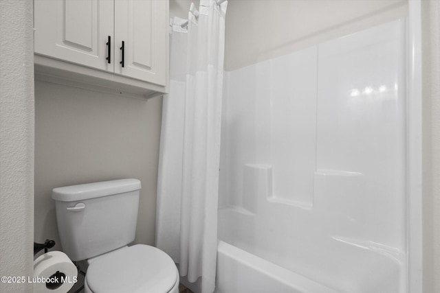 5522 Lehigh St, Lubbock, TX 79416 - full bathroom with toilet and shower / bathtub combination with curtain