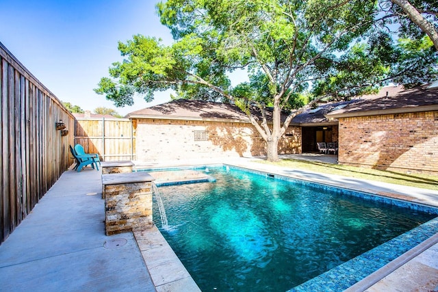 view of pool featuring a patio area and pool water feature