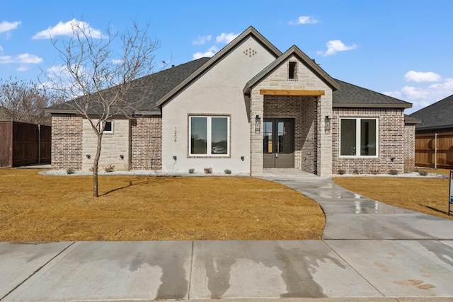 view of front facade with a front yard