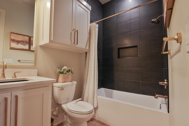 full bathroom with shower / bath combination with curtain, vanity, and toilet