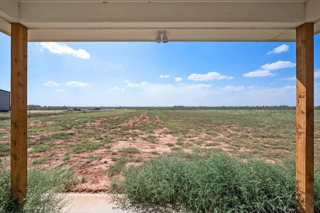 view of yard featuring a rural view