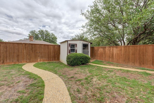 5530 92nd St, Lubbock, TX 79424 - fenced backyard featuring a storage shed