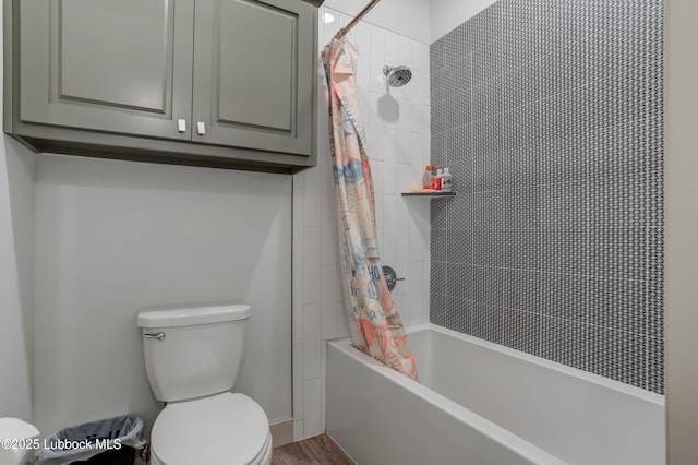 5713 116th St, Lubbock, TX 79424 - full bathroom featuring toilet and shower / tub combo