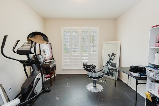 4906 Grinnell St, Lubbock, TX 79416 - exercise room featuring baseboards