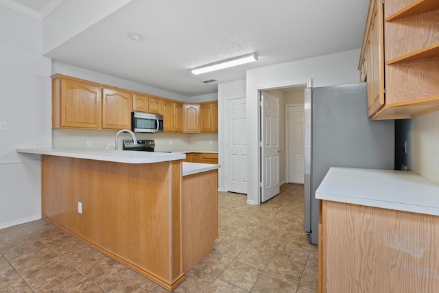 716 9th St, Wolfforth, TX 79382 - photo 12