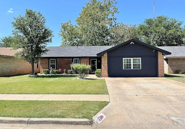 single story home featuring a front yard