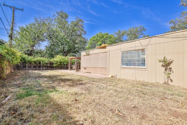 view of yard with a patio