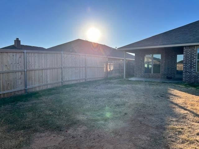 view of yard featuring a patio