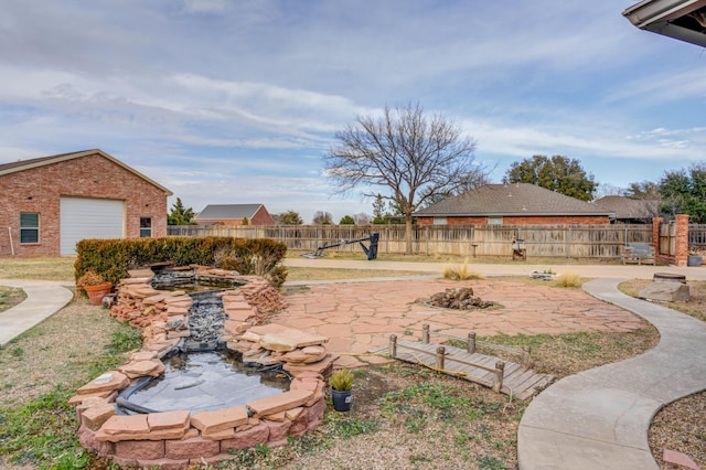 view of yard featuring a patio area