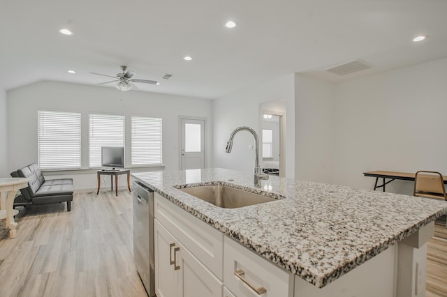 kitchen with recessed lighting, a sink, light wood-style floors, ceiling fan, and visible vents