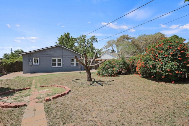 view of yard with a patio area