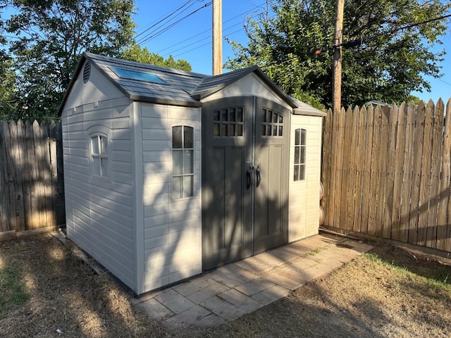 view of outbuilding